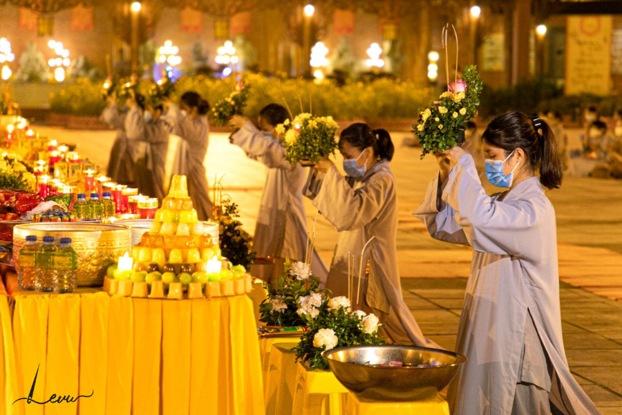 Lễ Vu Lan hiếu hạnh ghi nhớ công dưỡng dục sinh thành của cha mẹ