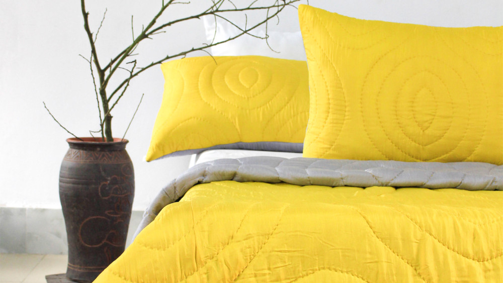 Hoa cỏ là biểu tượng mang lại không gian ấm cúng cho phòng ngủ