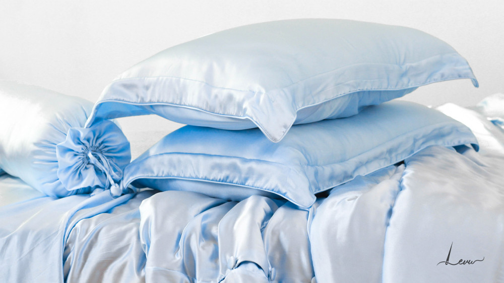 Xem xét kích thước giường và đệm khi mua bộ chăn ga gối satin rất quan trọng
