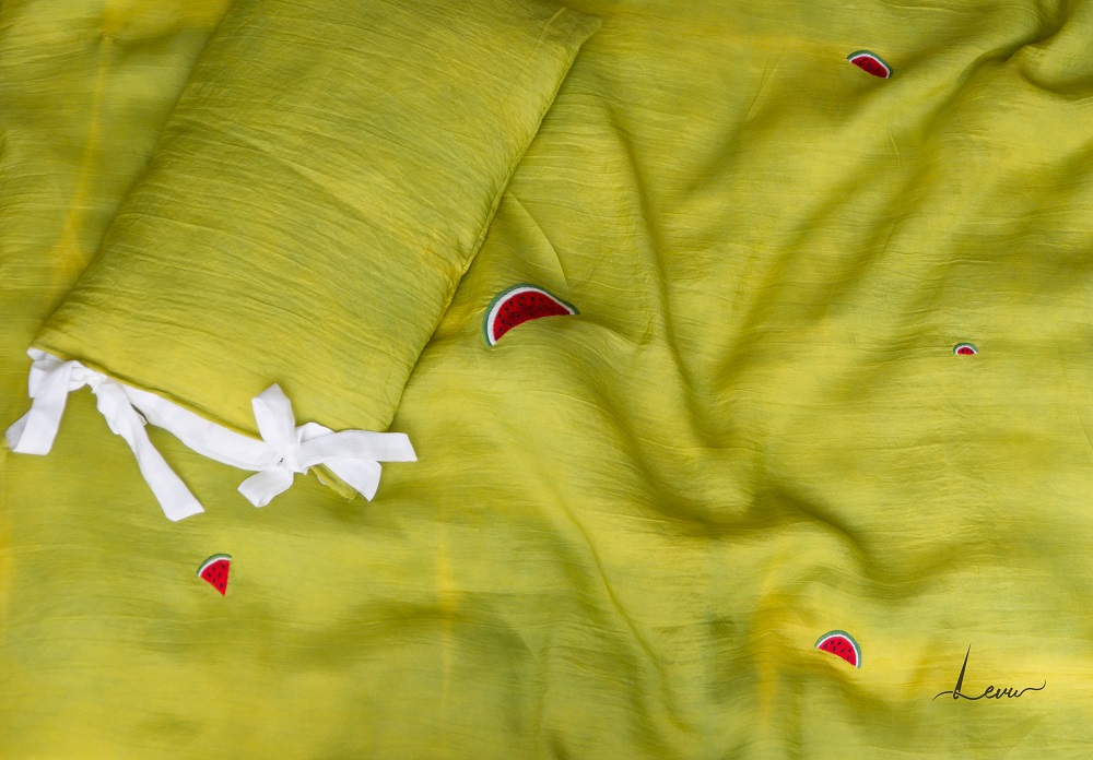 Chăn lụa tơ tằm chống dị ứng 1