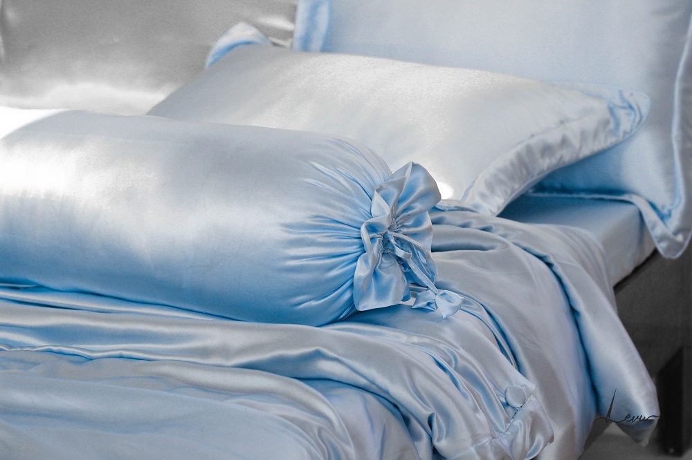 Chăn lụa tơ tằm chống dị ứng 2