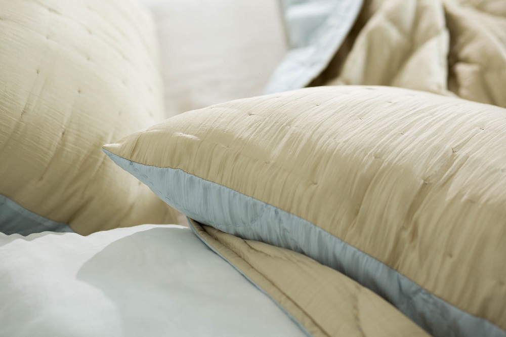 Chăn lụa tơ tằm có ấm không 1